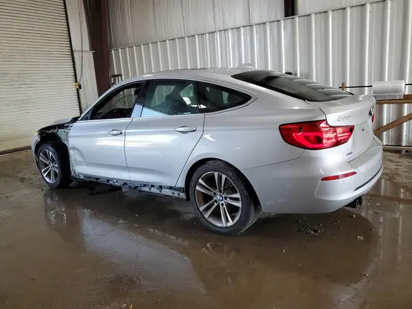 WBA8Z9C52JG828741 2018 BMW 3ER - Image 2