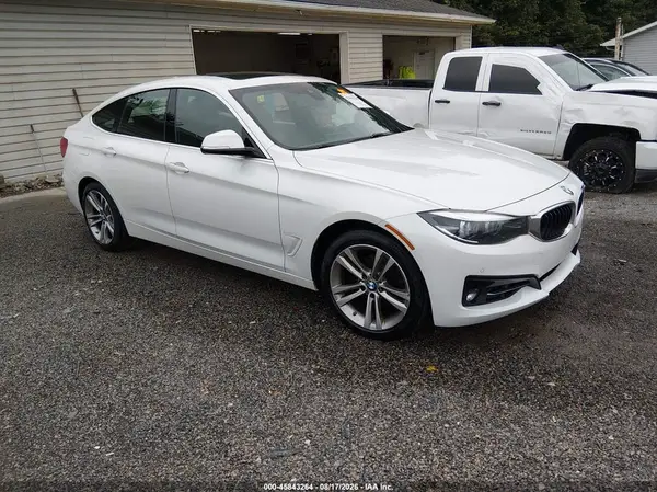 WBA8Z9C53JB219803 2018 BMW 3ER - Image 1