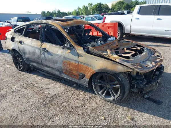 WBA8Z9C53KB220807 2019 BMW 3ER - Image 1