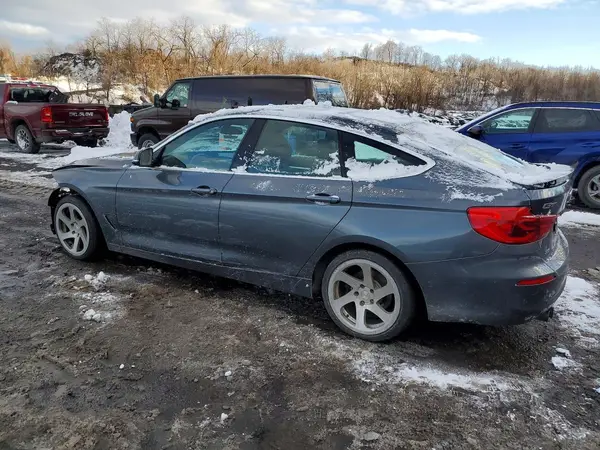 WBA8Z9C54HG453171 2017 BMW 3ER - Image 2