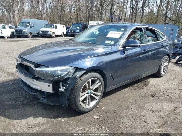 WBA8Z9C54JG828207 2018 BMW 3ER - Image 2