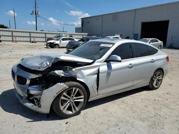 WBA8Z9C54KB220699 2019 BMW 3ER - Image 1