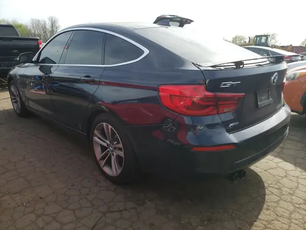 WBA8Z9C55KB220792 2019 BMW 3ER - Image 2
