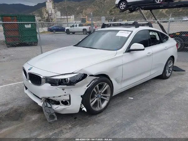 WBA8Z9C56HG452944 2017 BMW 3ER - Image 2
