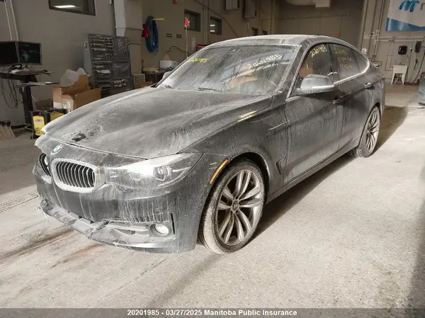 WBA8Z9C56HG453009 2017 BMW 3ER - Image 2