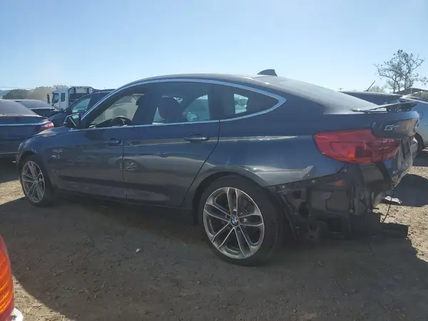 WBA8Z9C58JG827867 2018 BMW 3ER - Image 2
