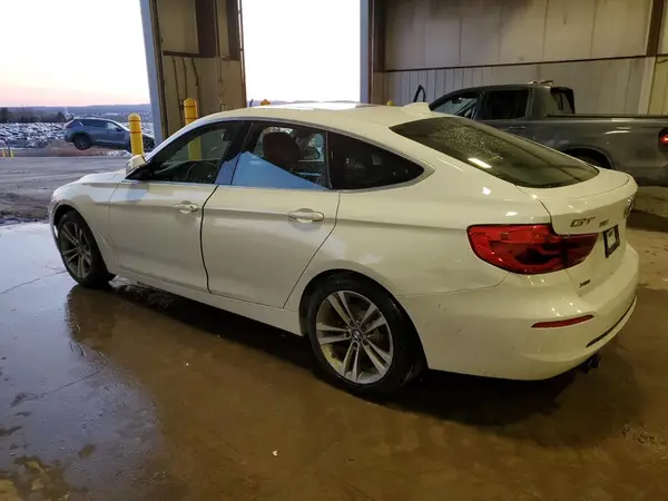 WBA8Z9C5XJG828289 2018 BMW 3ER - Image 2