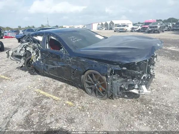 WBAGV2C03NCJ85591 2022 BMW 8ER