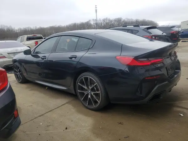 WBAGV8C03NCJ36975 2022 BMW M8 - Image 2