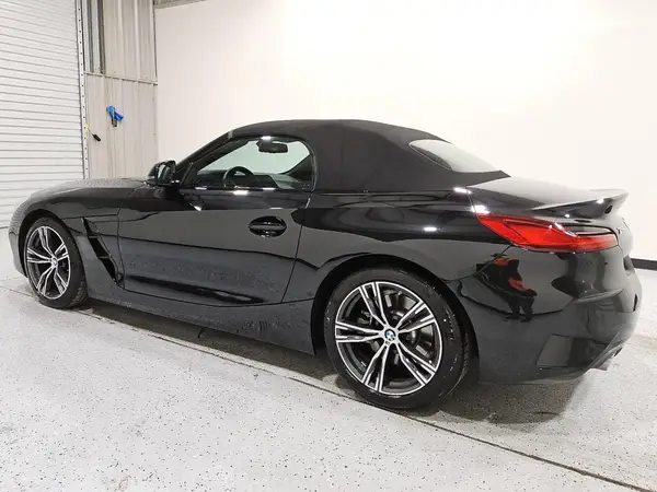 WBAHF3C03SWY44285 2025 BMW Z4 - Image 2