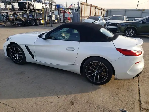 WBAHF3C05NWX77919 2022 BMW Z4 - Image 2