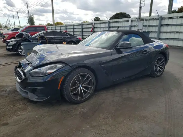 WBAHF3C06MWX25780 2021 BMW Z4