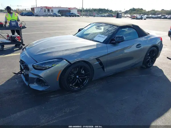 WBAHF3C06RWY33775 2024 BMW Z4 - Image 2