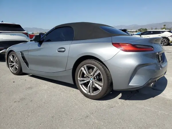WBAHF3C06RWY36286 2024 BMW Z4 - Image 2