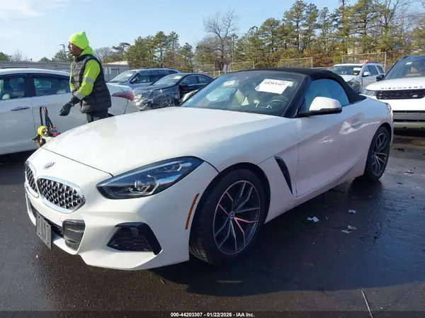 WBAHF3C07MWX18241 2021 BMW Z4 - Image 2