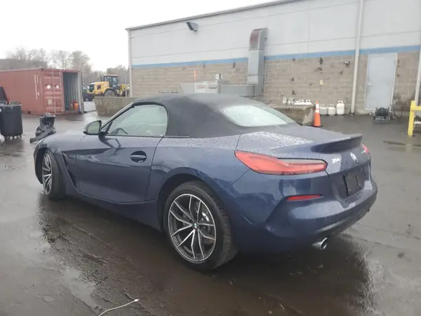 WBAHF3C08MWX19804 2021 BMW Z4 - Image 2