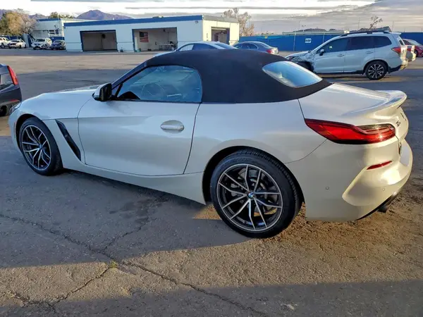 WBAHF3C0XMWX18783 2021 BMW Z4 - Image 2