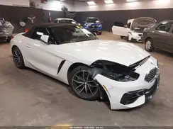 WBAHF3C0XMWX30402 2021 BMW Z4