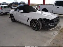WBAHF3C51KWW44002 2019 BMW Z4