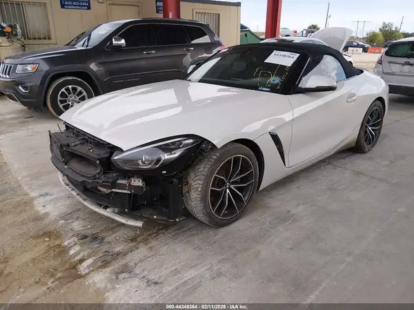 WBAHF3C51KWW44002 2019 BMW Z4 - Image 2
