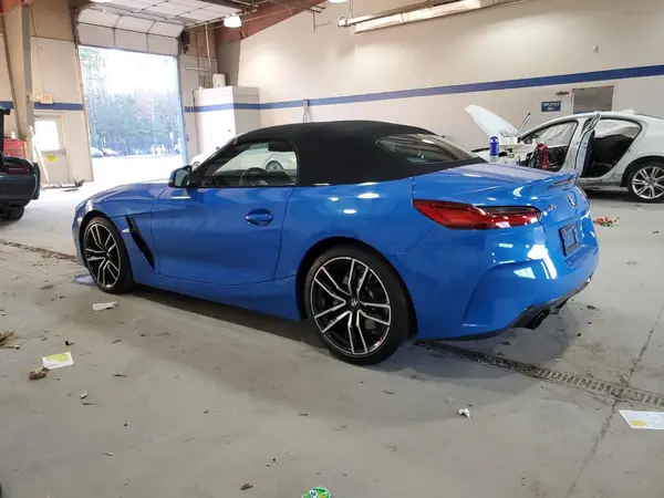WBAHF3C5XKWW43995 2019 BMW Z4 - Image 2