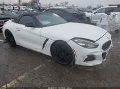 WBAHF9C03NWX82586 2022 BMW Z4