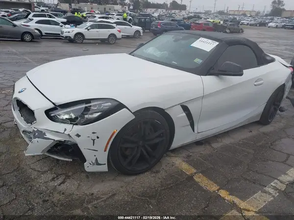 WBAHF9C03NWX82586 2022 BMW Z4 - Image 2