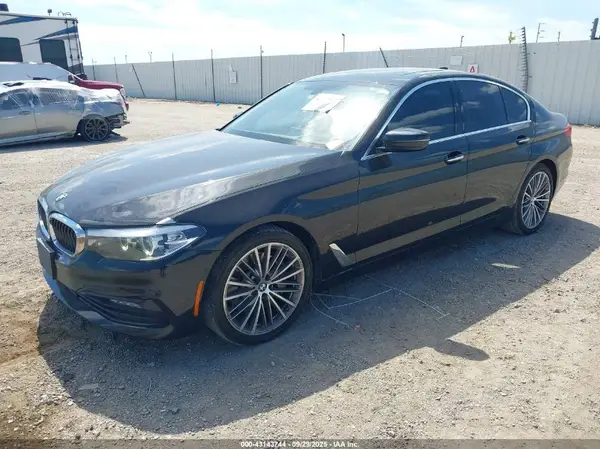 WBAJA5C31HG456061 2017 BMW 5ER - Image 2