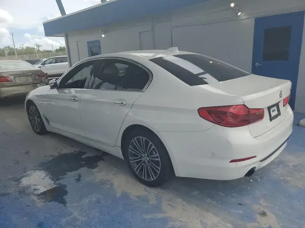 WBAJA5C33HG896475 2017 BMW 5ER - Image 2