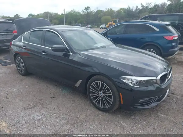 WBAJA5C34HG895044 2017 BMW 5ER - Image 1