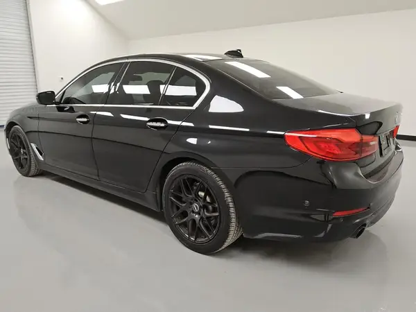 WBAJA5C34HG895805 2017 BMW 5ER - Image 2