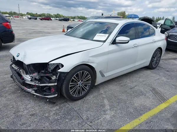 WBAJA5C34HG897330 2017 BMW 5ER - Image 2