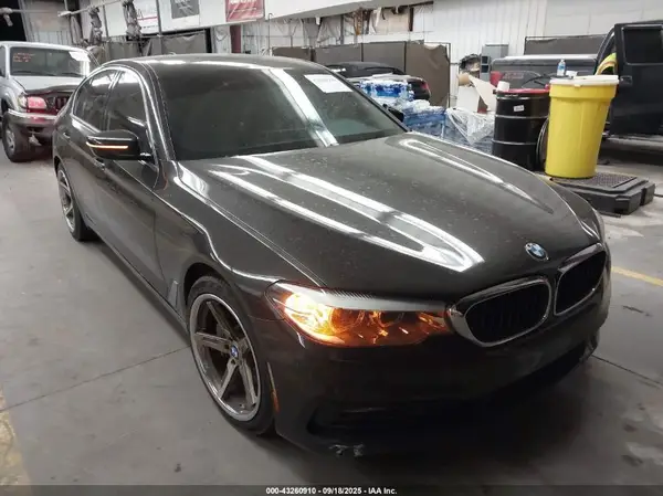 WBAJA5C34HWA35511 2017 BMW 5ER - Image 1