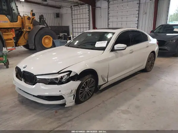 WBAJA5C37HG897094 2017 BMW 5ER - Image 2