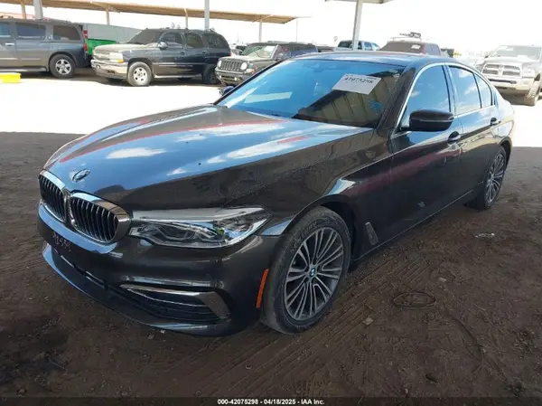 WBAJA5C52KWW20562 2019 BMW 5ER - Image 2