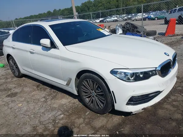 WBAJA5C53JWA35944 2018 BMW 5ER - Image 1