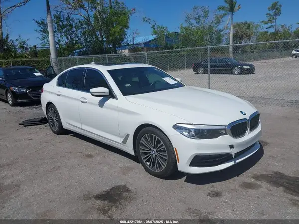 WBAJA5C5XKWW33575 2019 BMW 5ER - Image 1