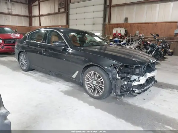 WBAJA7C50KG911079 2019 BMW 5ER - Image 1