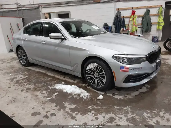 WBAJA7C53KWW25216 2019 BMW 5ER - Image 1