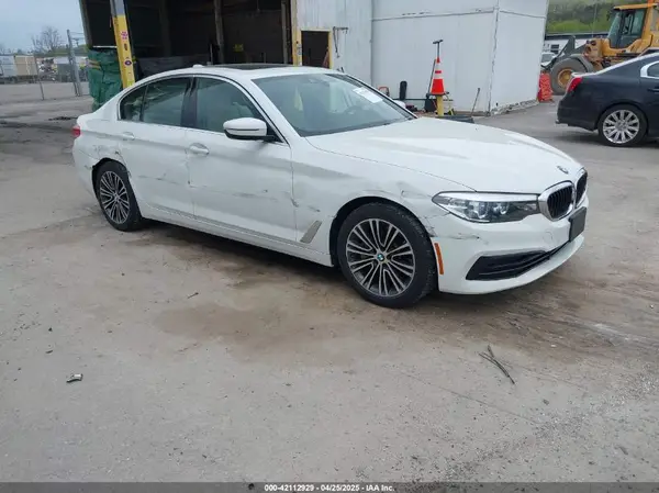 WBAJA7C54KWW17660 2019 BMW 5ER - Image 1