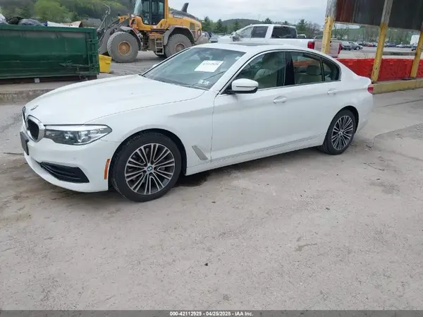 WBAJA7C54KWW17660 2019 BMW 5ER - Image 2