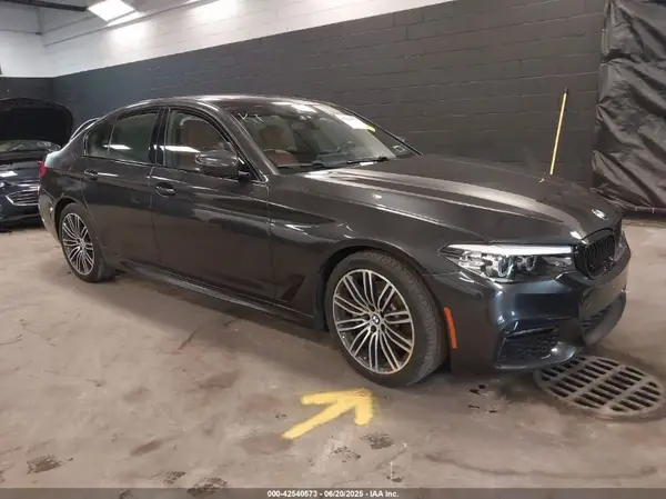 WBAJA7C57KWW45999 2019 BMW 5ER - Image 1