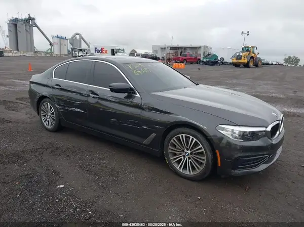 WBAJA7C5XKG911882 2019 BMW 5ER - Image 1