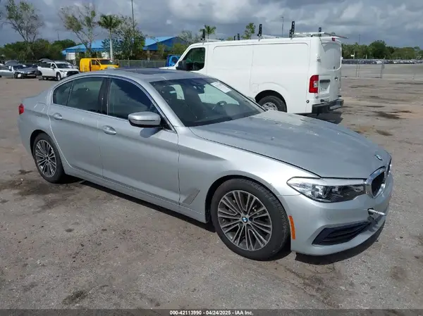 WBAJA7C5XKG911946 2019 BMW 5ER - Image 1