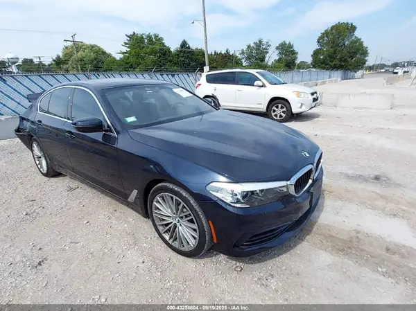 WBAJA7C5XKWW23365 2019 BMW 5ER - Image 1