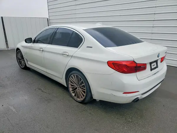 WBAJA9C50JB033256 2018 BMW 5ER - Image 2