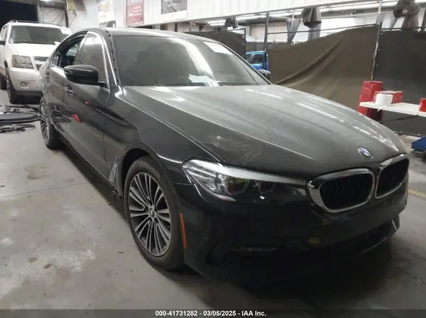 WBAJA9C50JB250502 2018 BMW 5ER - Image 1