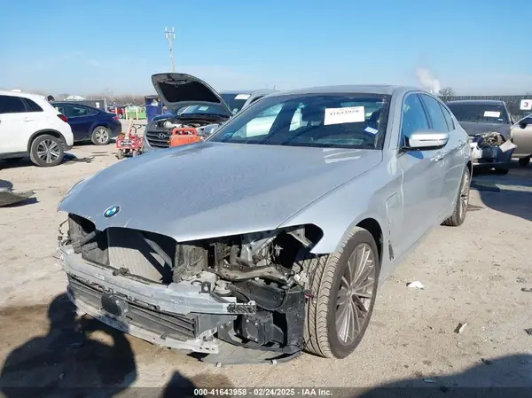 WBAJA9C50JB253027 2018 BMW 5ER - Image 2