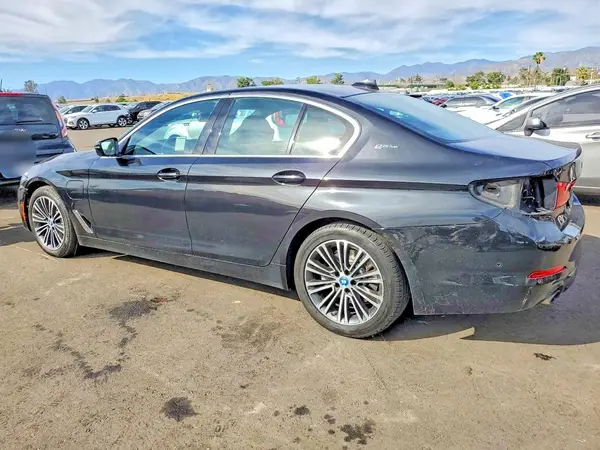 WBAJA9C50KB392477 2019 BMW 5ER - Image 2