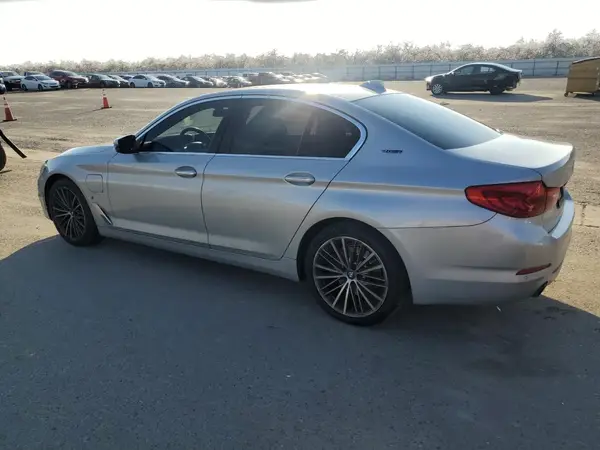WBAJA9C51JB032925 2018 BMW 5ER - Image 2